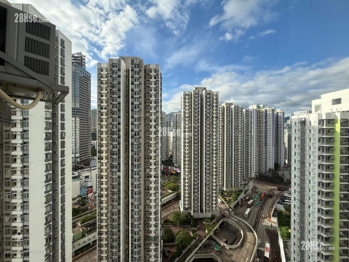 Kwai Fong Terrace Sell 3 Bedrooms , 1 Bathroom 473 ft²