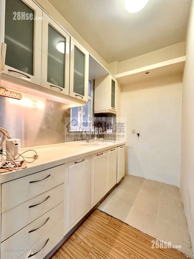 单幢楼房 租盘 2 房 , 1 浴室 322 平方尺