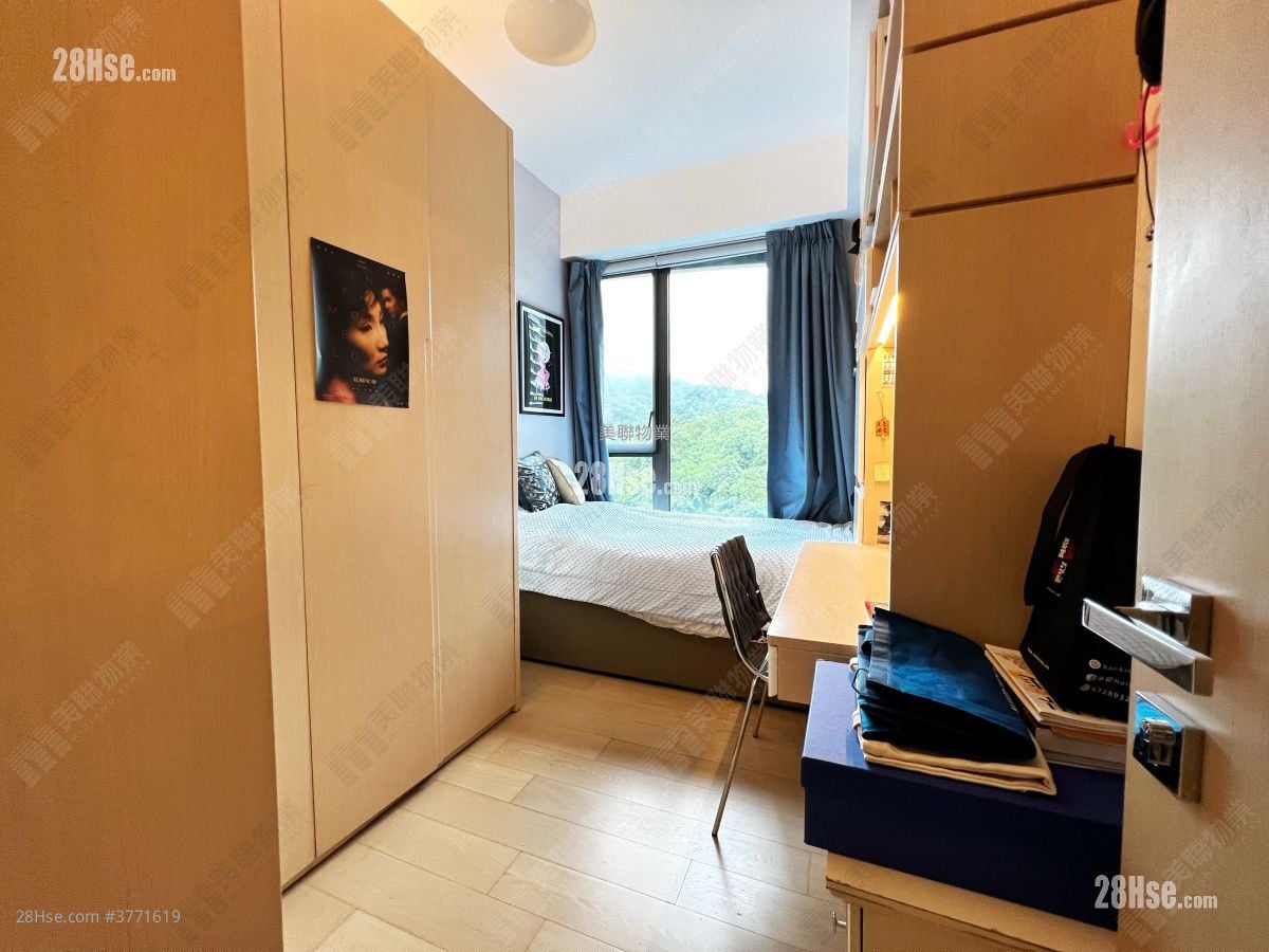 Dragons Range Sell 4 Bedrooms 1,490 ft²