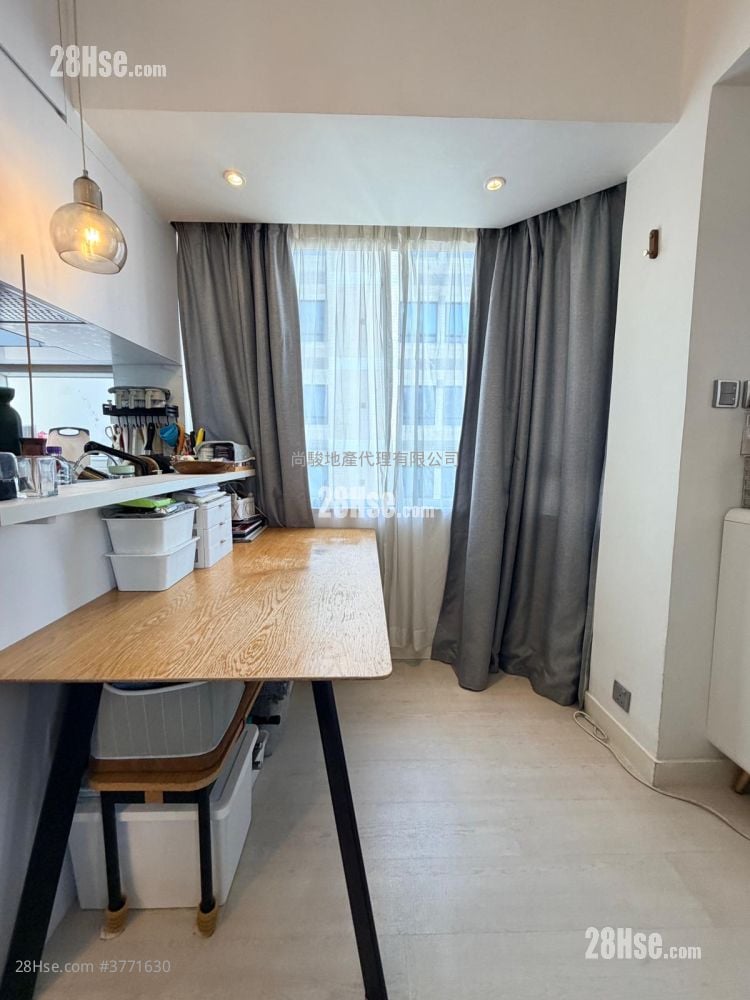 Chi Wing Court Sell 1 Bedroom , 1 Bathroom 245 ft²