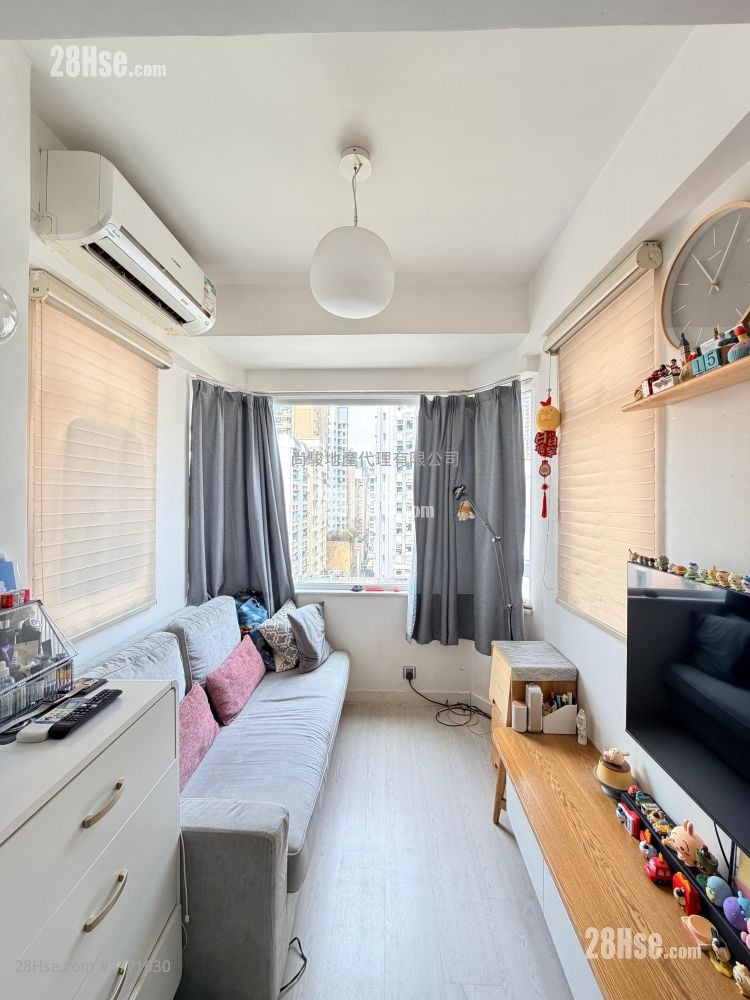 Chi Wing Court Sell 1 Bedroom , 1 Bathroom 245 ft²