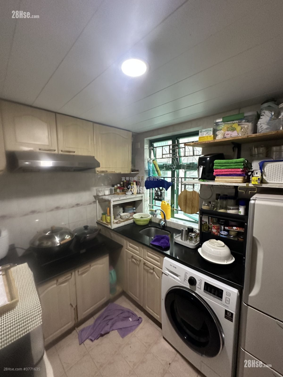 Village Sell 3 Bedrooms , 1 Bathroom 653 ft²