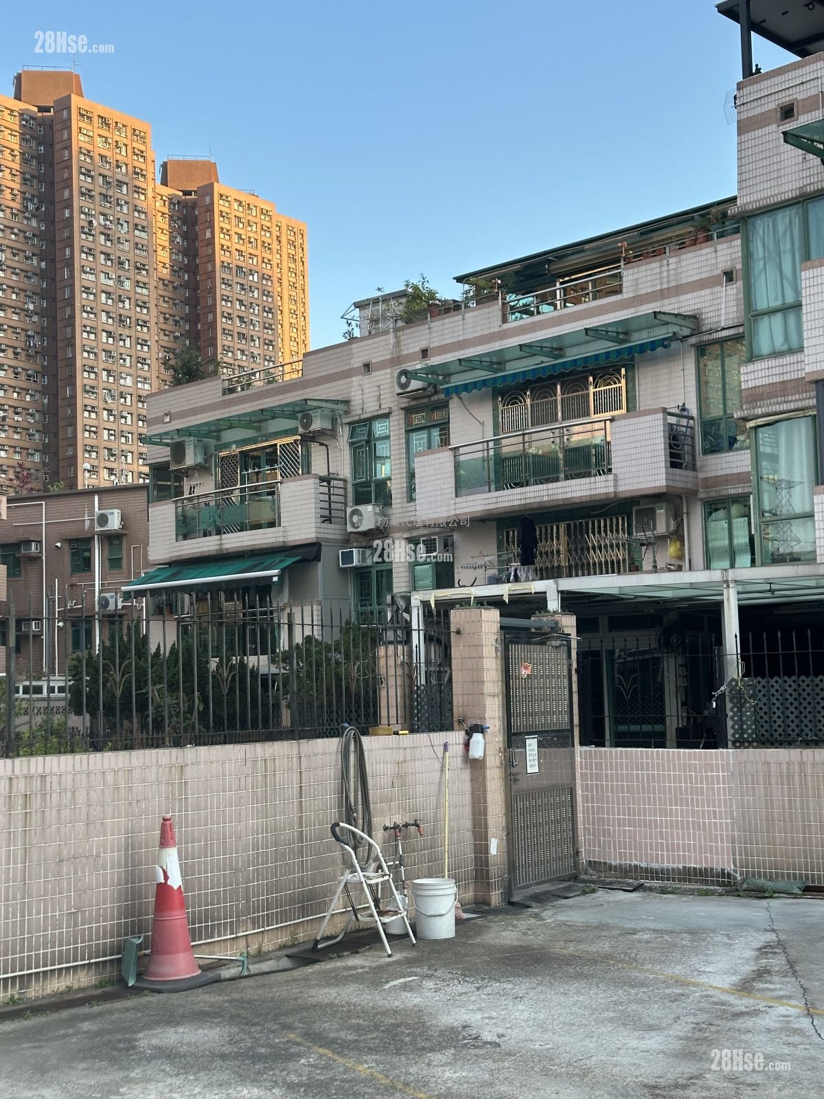 Village Sell 3 Bedrooms , 1 Bathroom 653 ft²