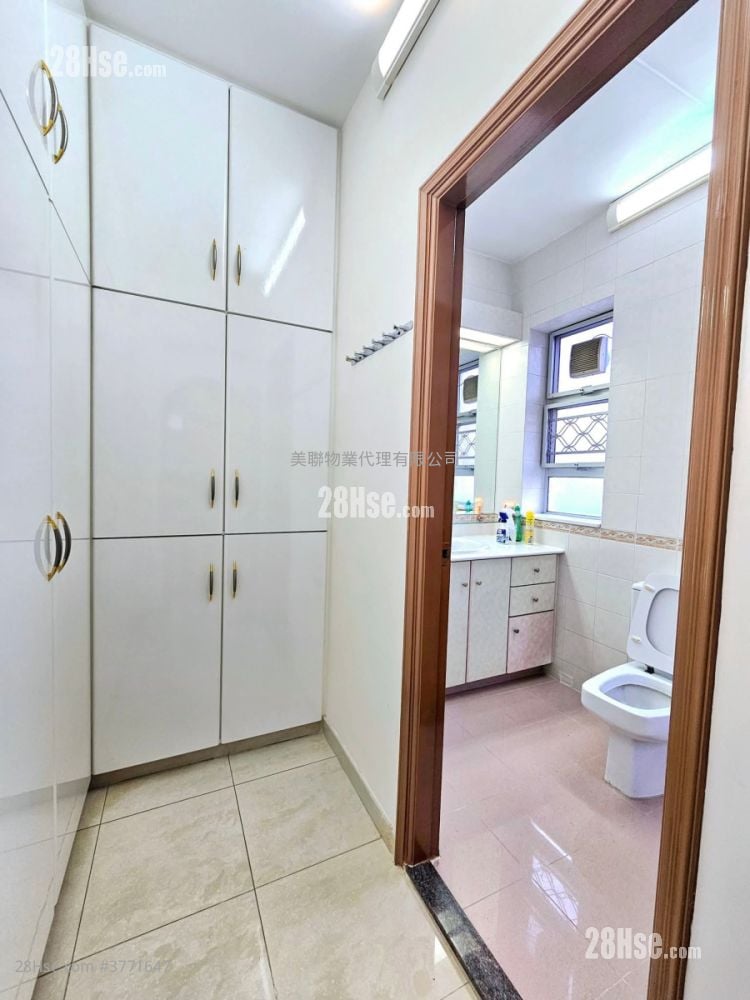 Glen Haven Sell 4 Bedrooms , 3 Bathrooms 1,453 ft²