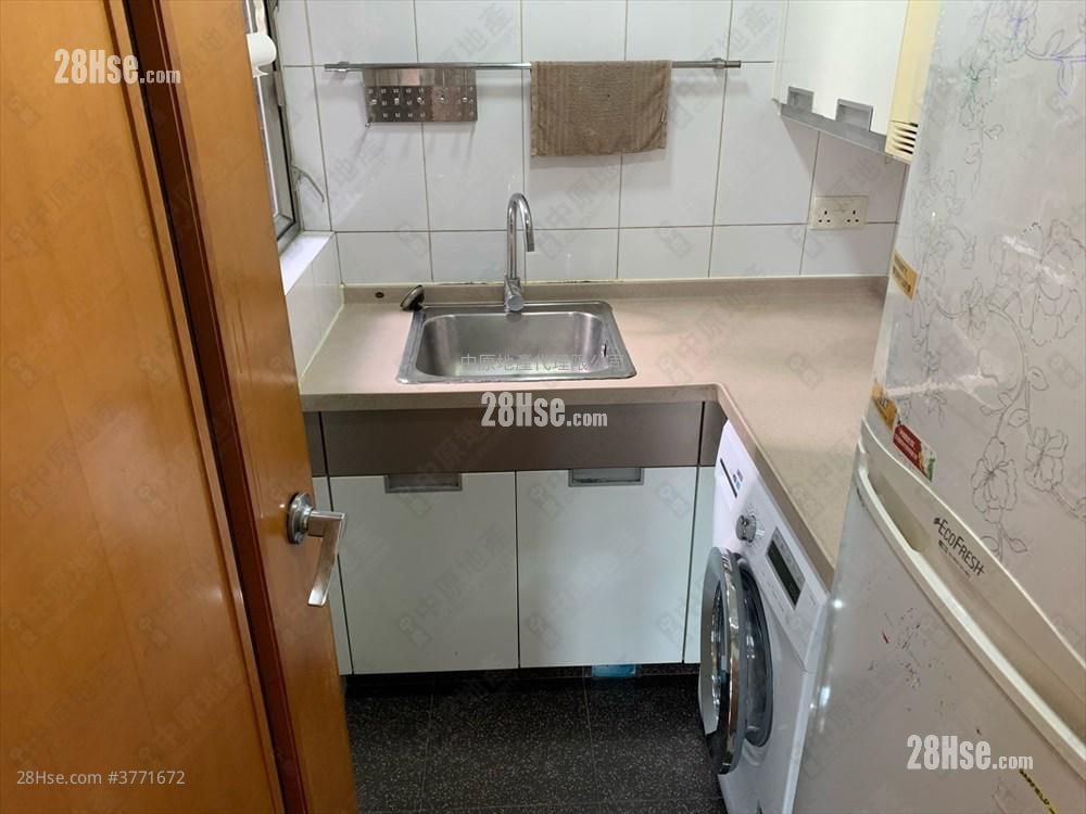 Yoho Town Sell 2 Bedrooms , 1 Bathroom 393 ft²