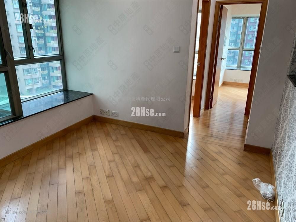 Yoho Town Sell 2 Bedrooms , 1 Bathroom 393 ft²