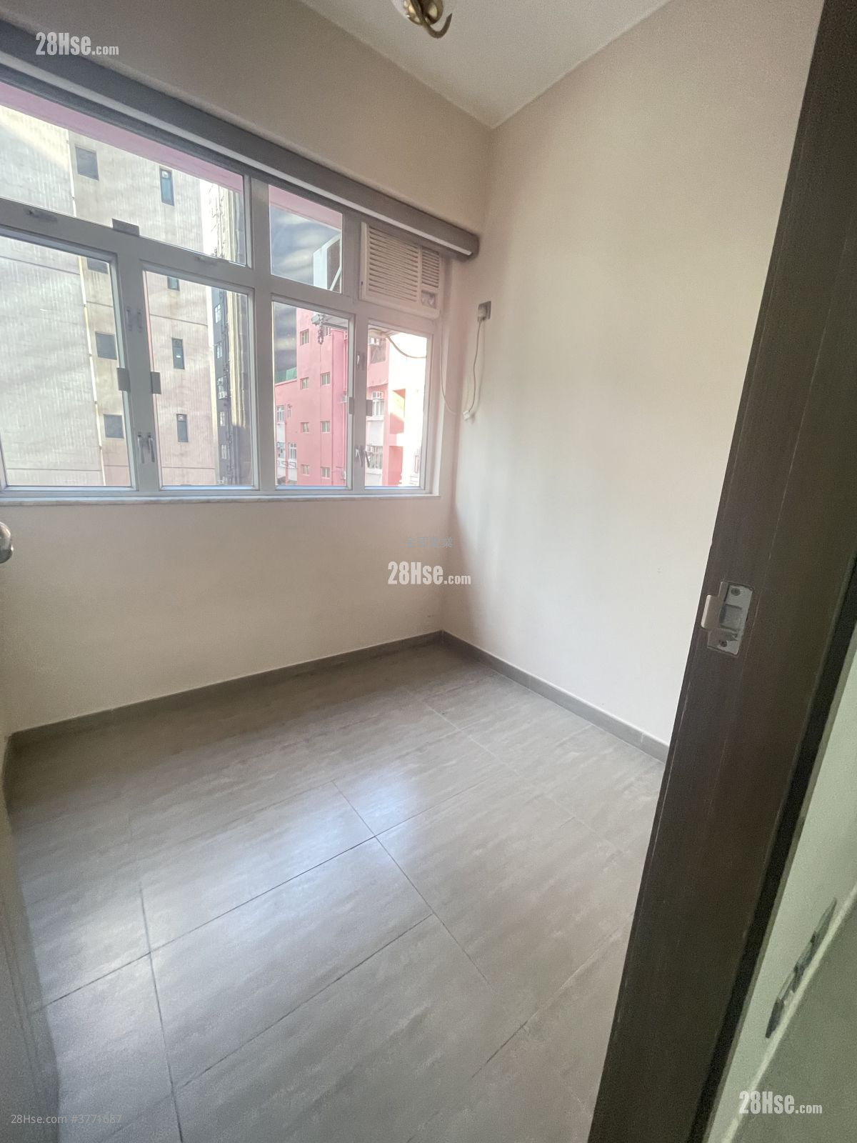 幸运大厦 售盘 266 平方尺