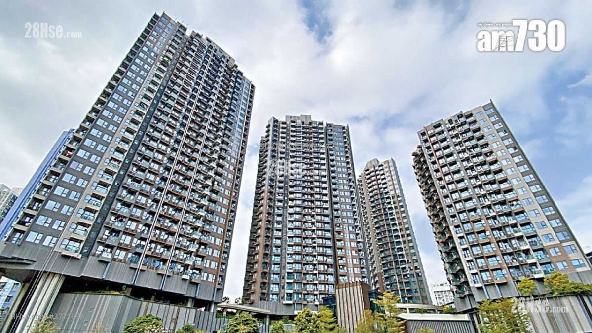 Sol City Sell 2 Bedrooms 537 ft²