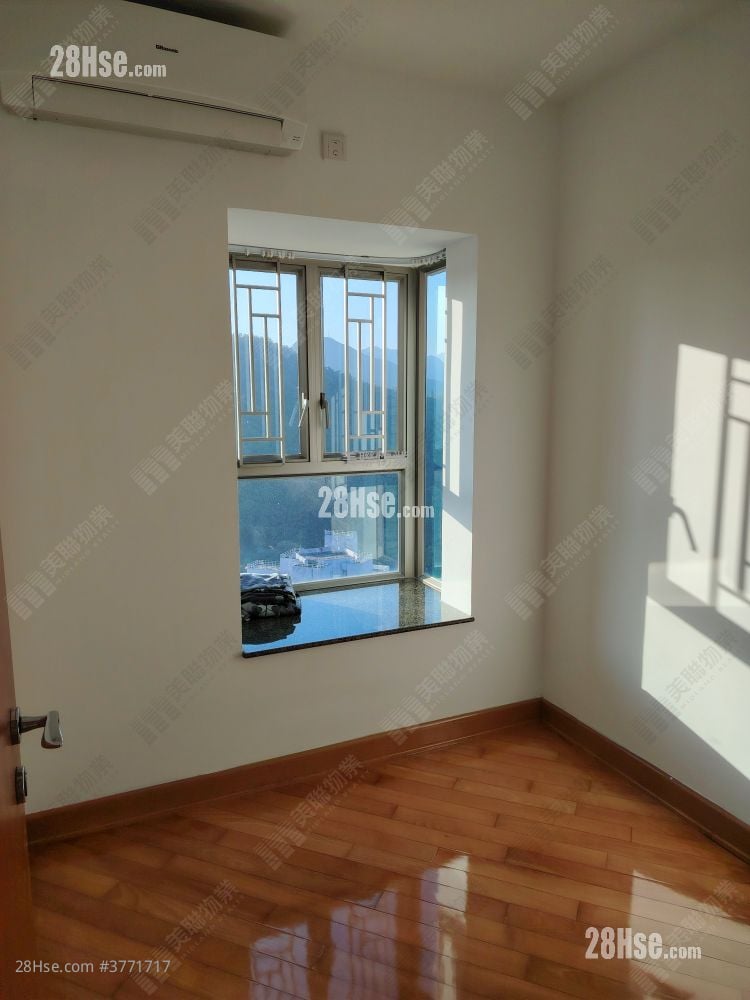 Park Central Sell 3 Bedrooms , 2 Bathrooms 648 ft²