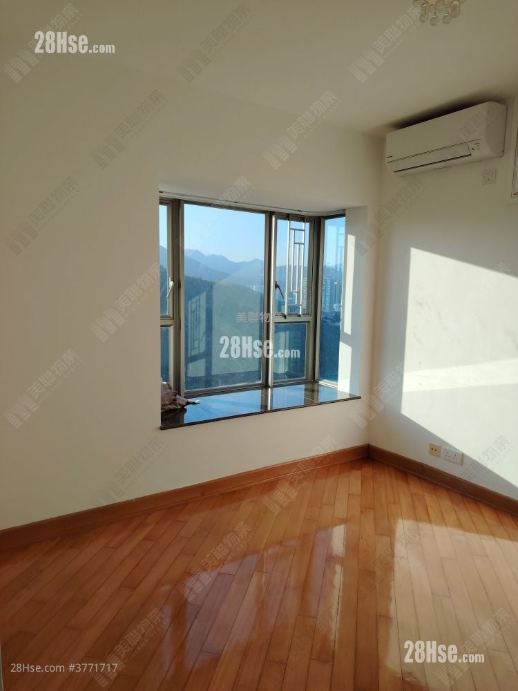 Park Central Sell 3 Bedrooms , 2 Bathrooms 648 ft²