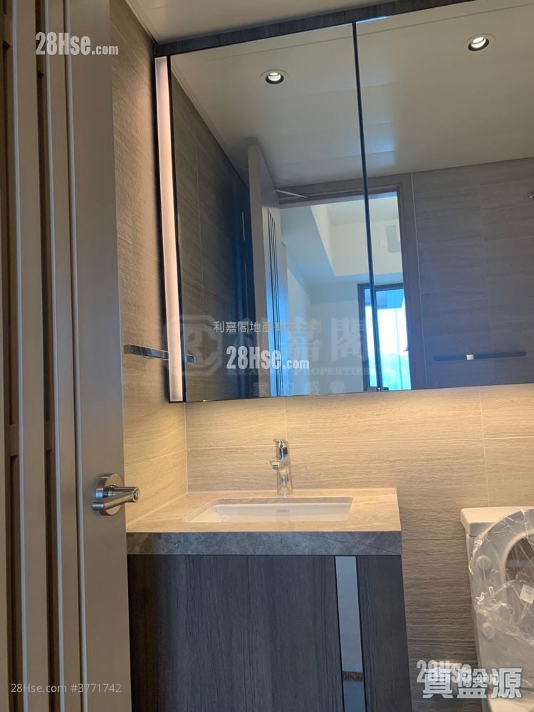 Lp6 Sell 4 Bedrooms , 2 Bathrooms 1,086 ft²