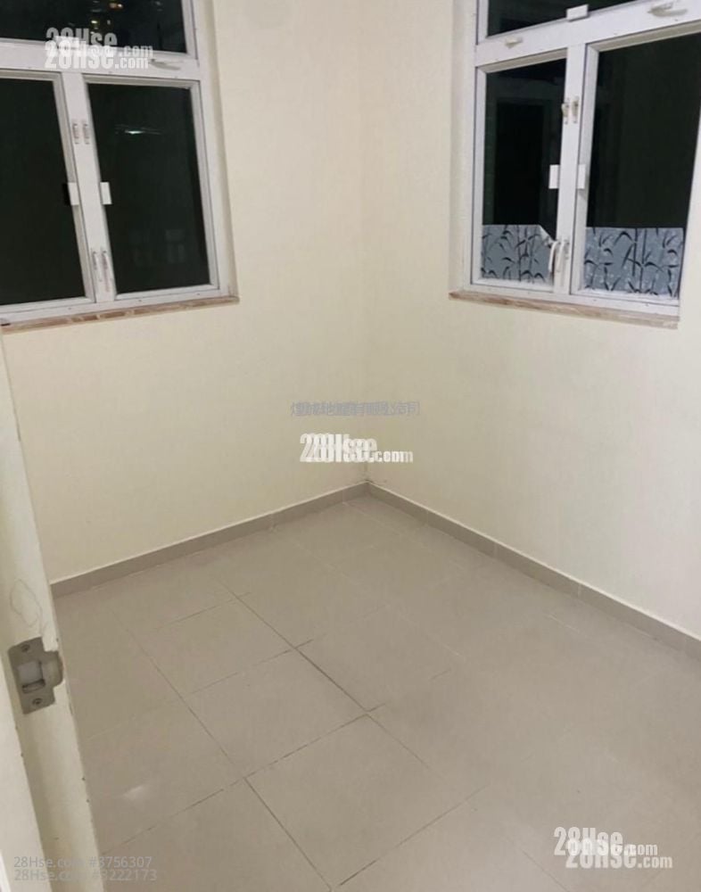 Wo Liu Hang Sell 2 Bedrooms , 1 Bathroom 400 ft²