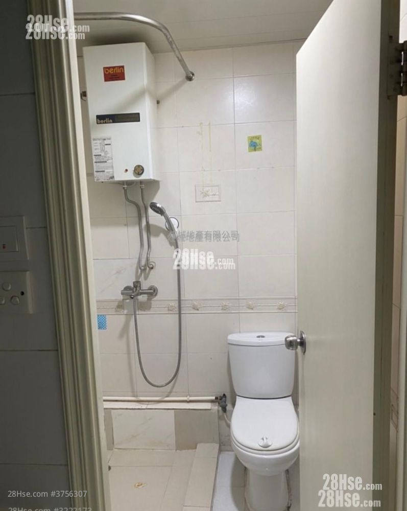 Wo Liu Hang Sell 2 Bedrooms , 1 Bathroom 400 ft²