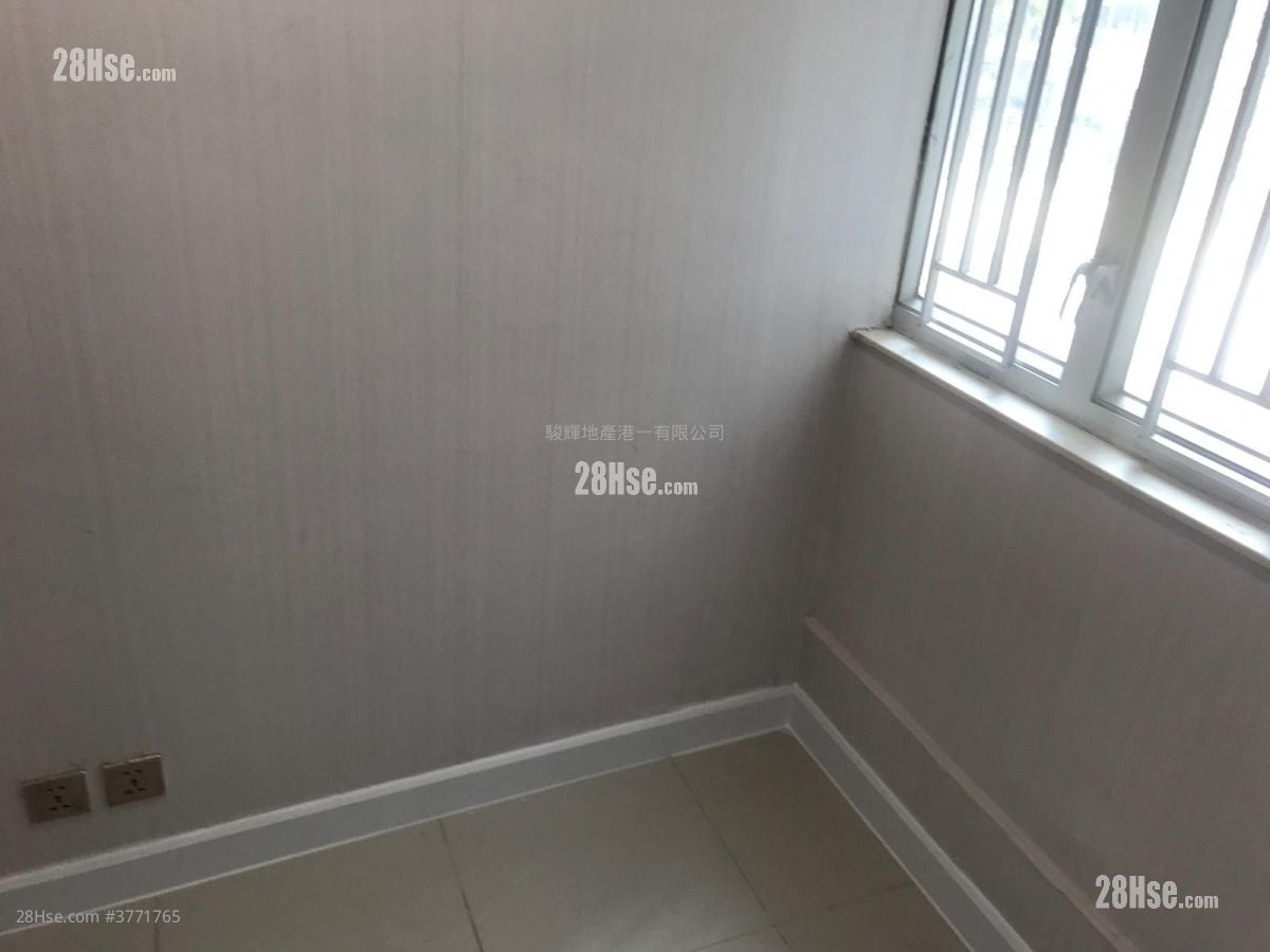 South Sea Apartments Sell 3 Bedrooms , 2 Bathrooms 504 ft²