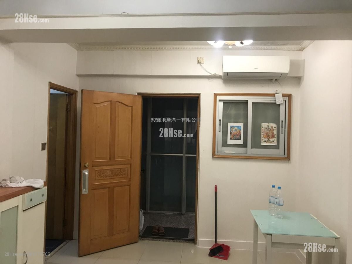 South Sea Apartments Sell 3 Bedrooms , 2 Bathrooms 504 ft²