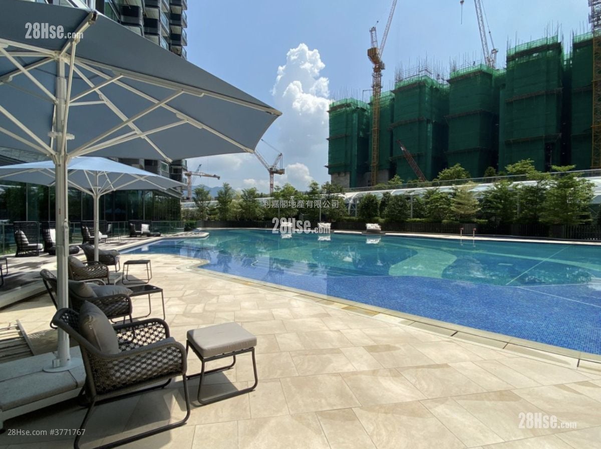 One Victoria Sell 2 Bedrooms 445 ft²