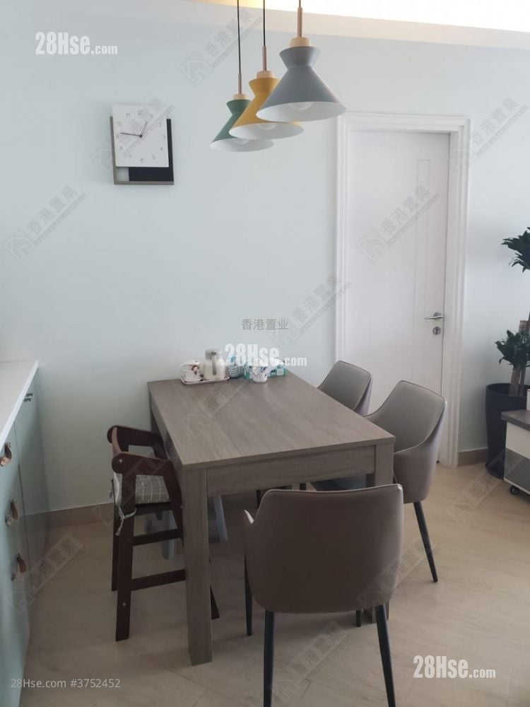 領都 售盤 4 房 , 3 浴室 964 平方呎