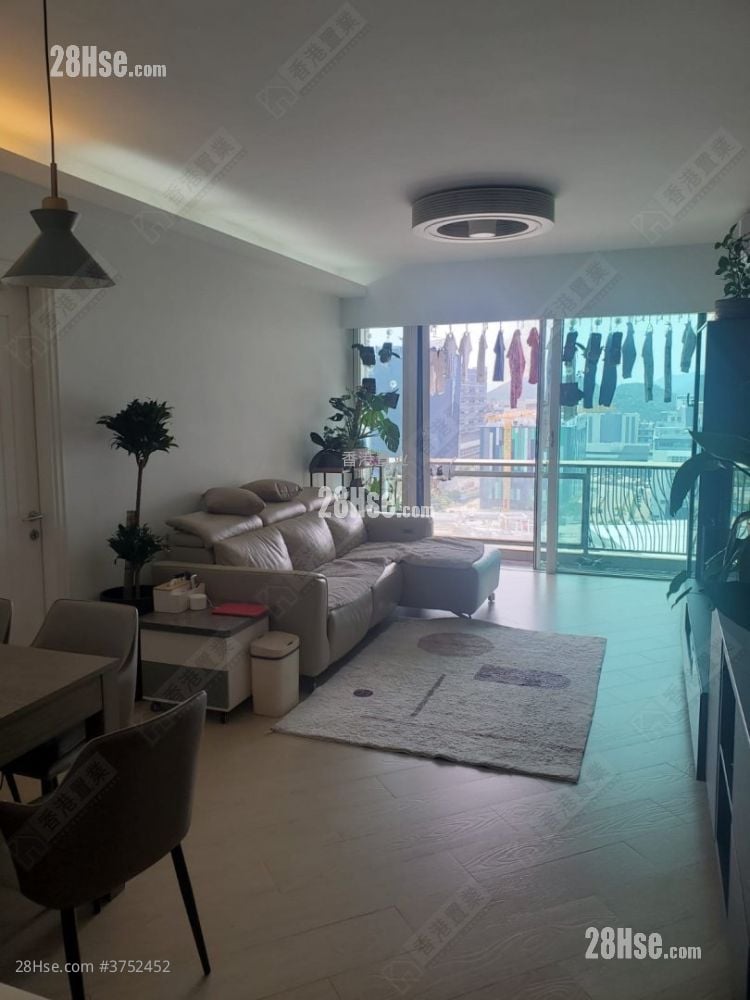 領都 售盤 4 房 , 3 浴室 964 平方呎