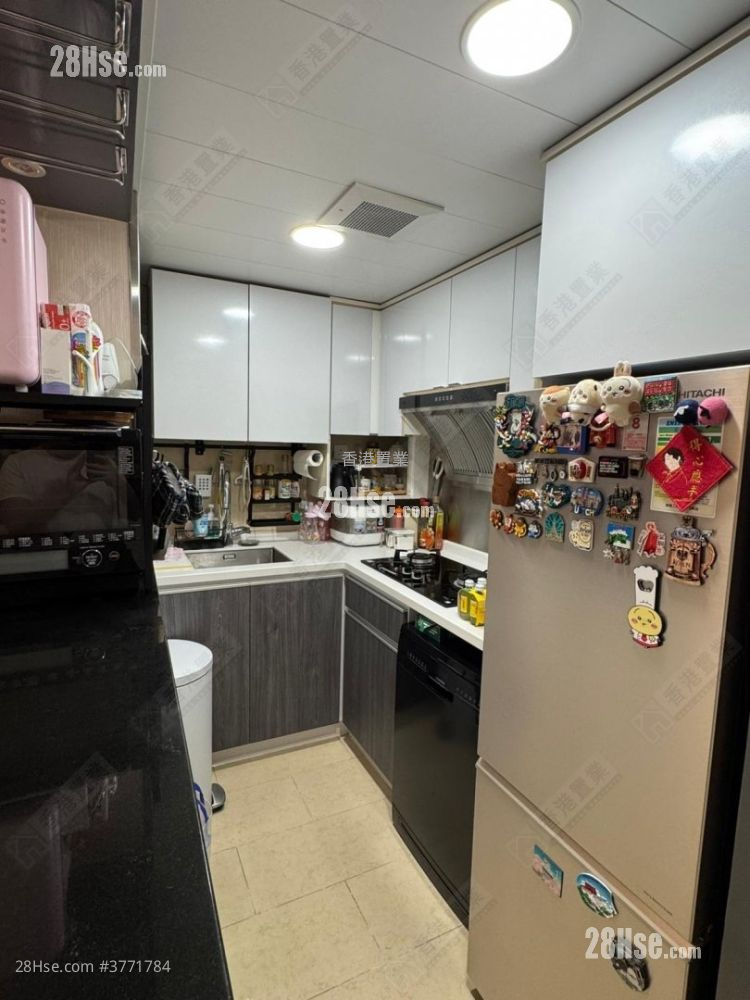 Hampton Place Sell 2 Bedrooms , 1 Bathroom 463 ft²