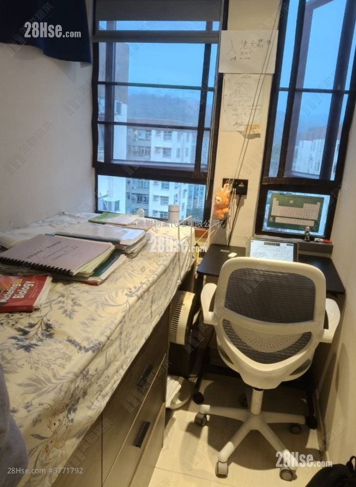 美孚新邨 售盘 3 房 , 1 浴室 446 平方尺