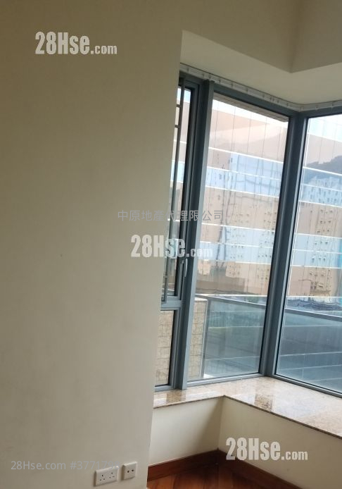 御龙山 售盘 3 房 , 2 浴室 696 平方尺