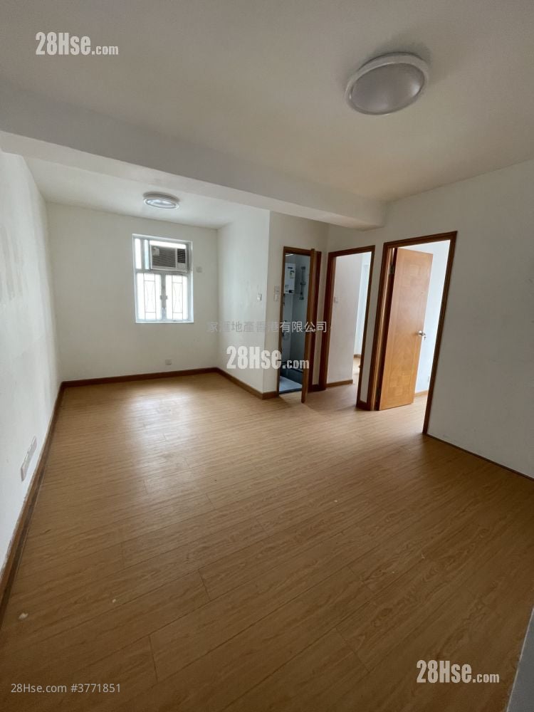 Tsuen Wan Centre Sell 2 Bedrooms , 1 Bathroom 422 ft²