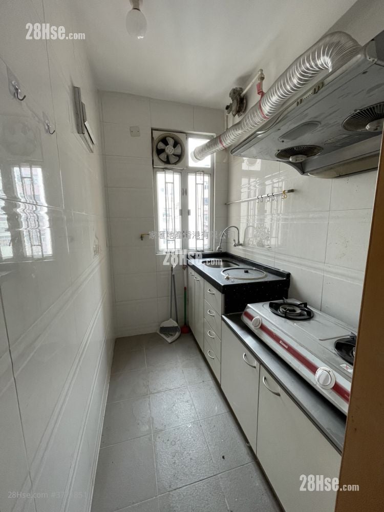 Tsuen Wan Centre Sell 2 Bedrooms , 1 Bathroom 422 ft²