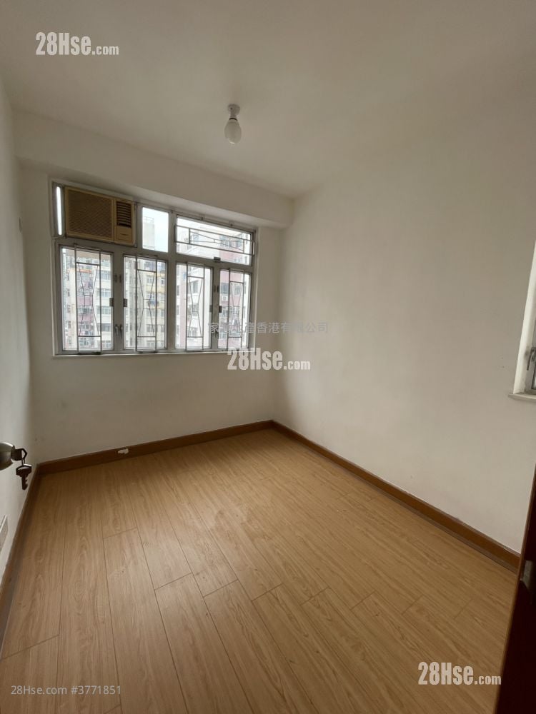 Tsuen Wan Centre Sell 2 Bedrooms , 1 Bathroom 422 ft²