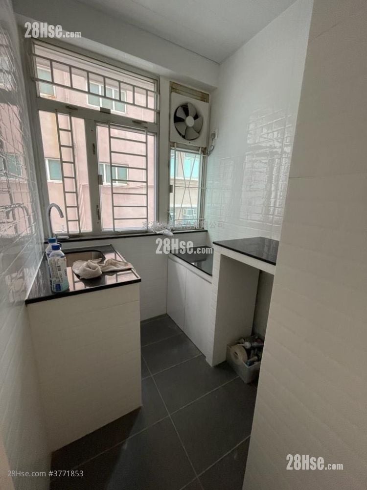 Kam Chung Building Sell 2 Bedrooms , 1 Bathroom 356 ft²