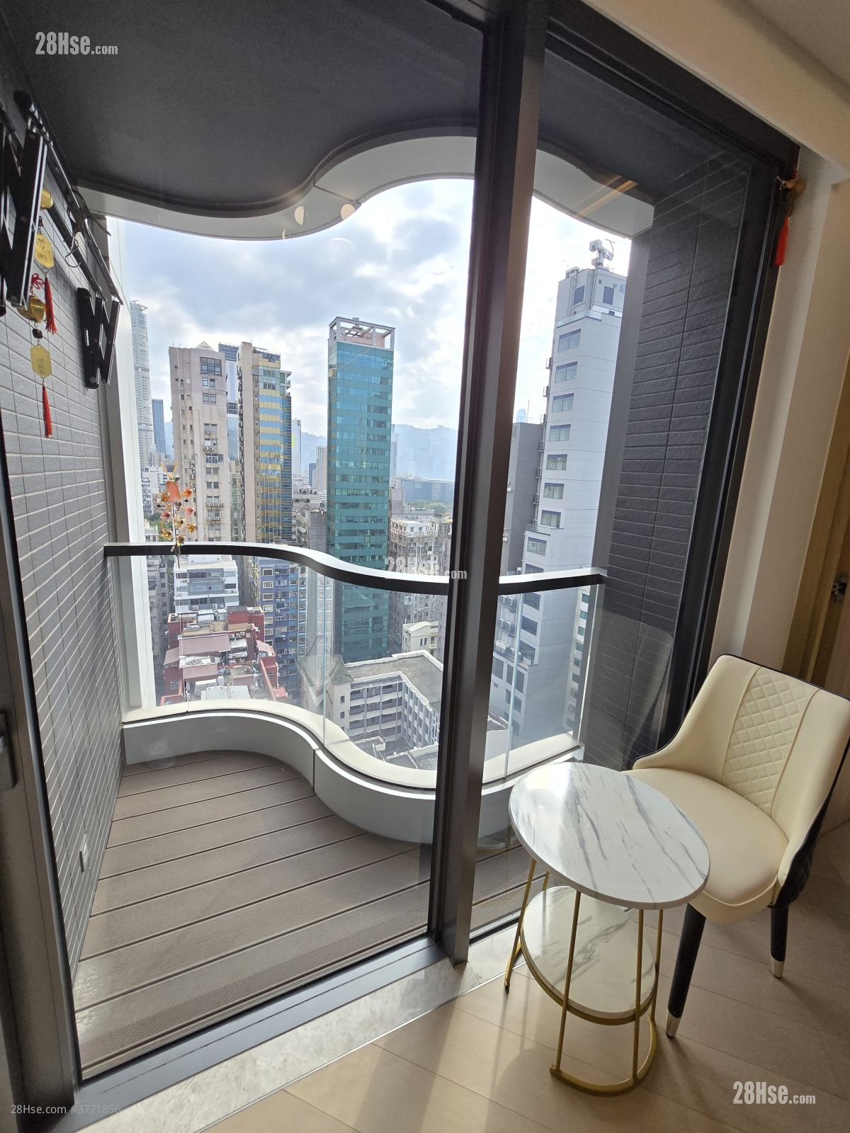 本木 租盘 3 浴室 752 平方尺