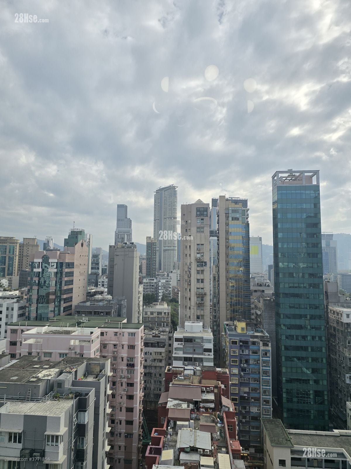 本木 租盘 3 浴室 752 平方尺