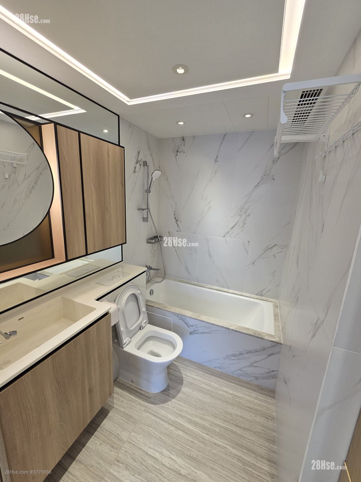 本木 租盘 3 浴室 752 平方尺