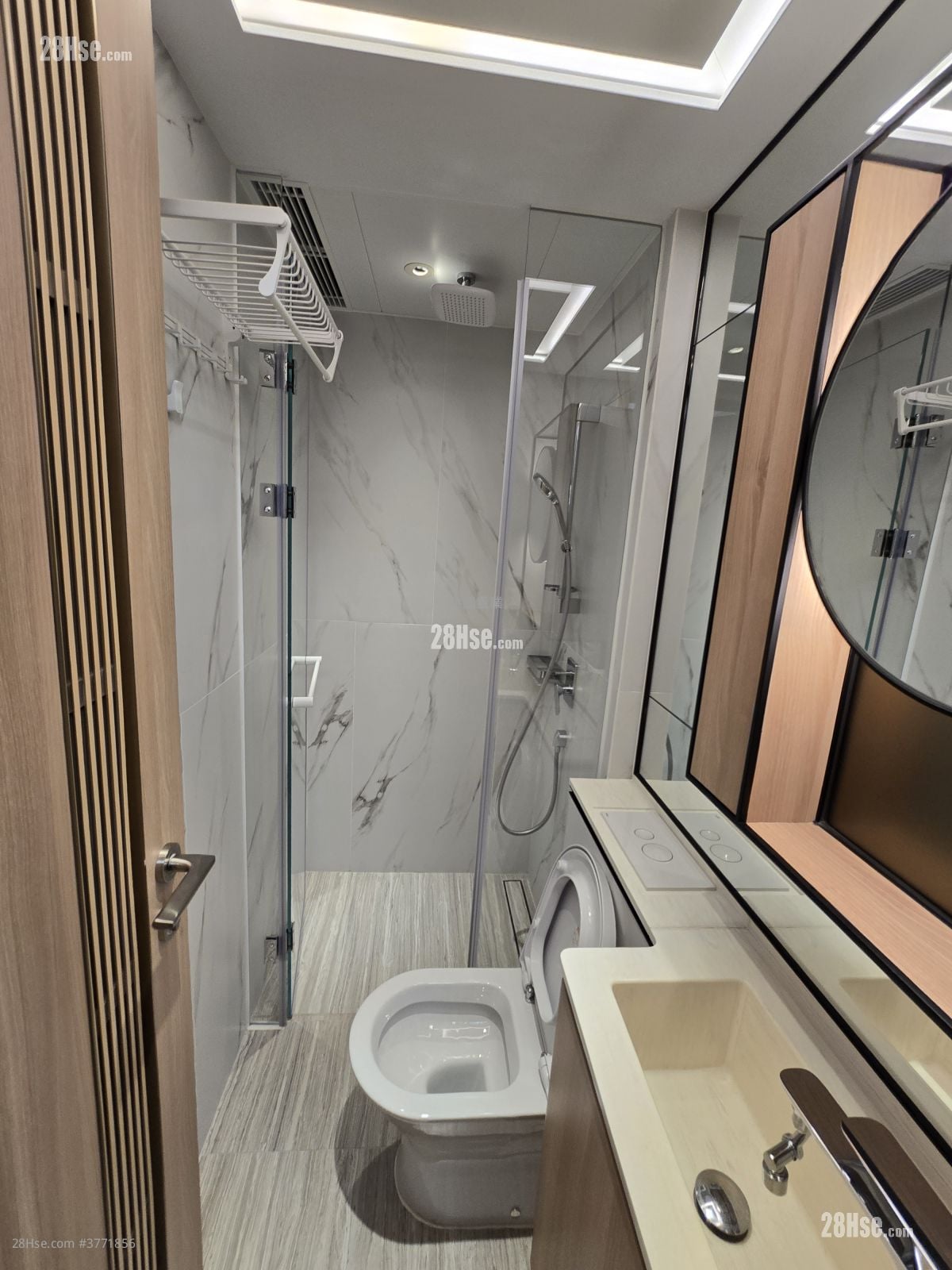 本木 租盘 3 浴室 752 平方尺