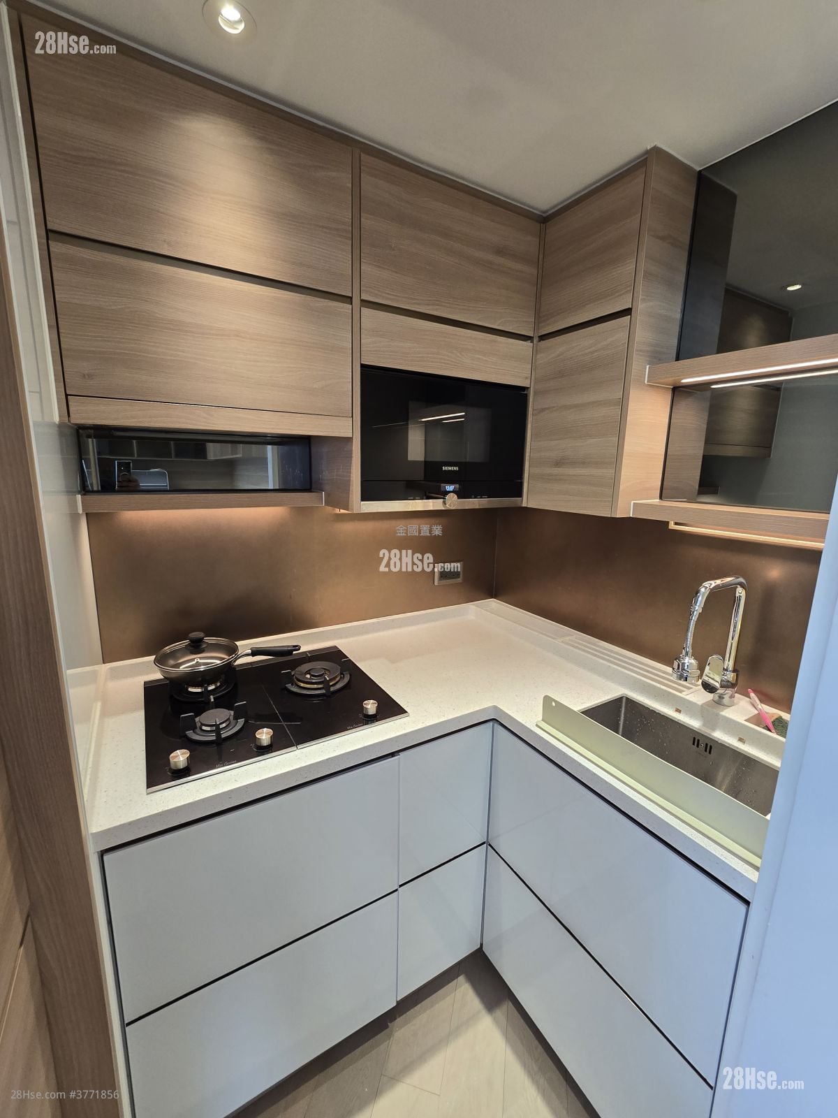 本木 租盘 3 浴室 752 平方尺