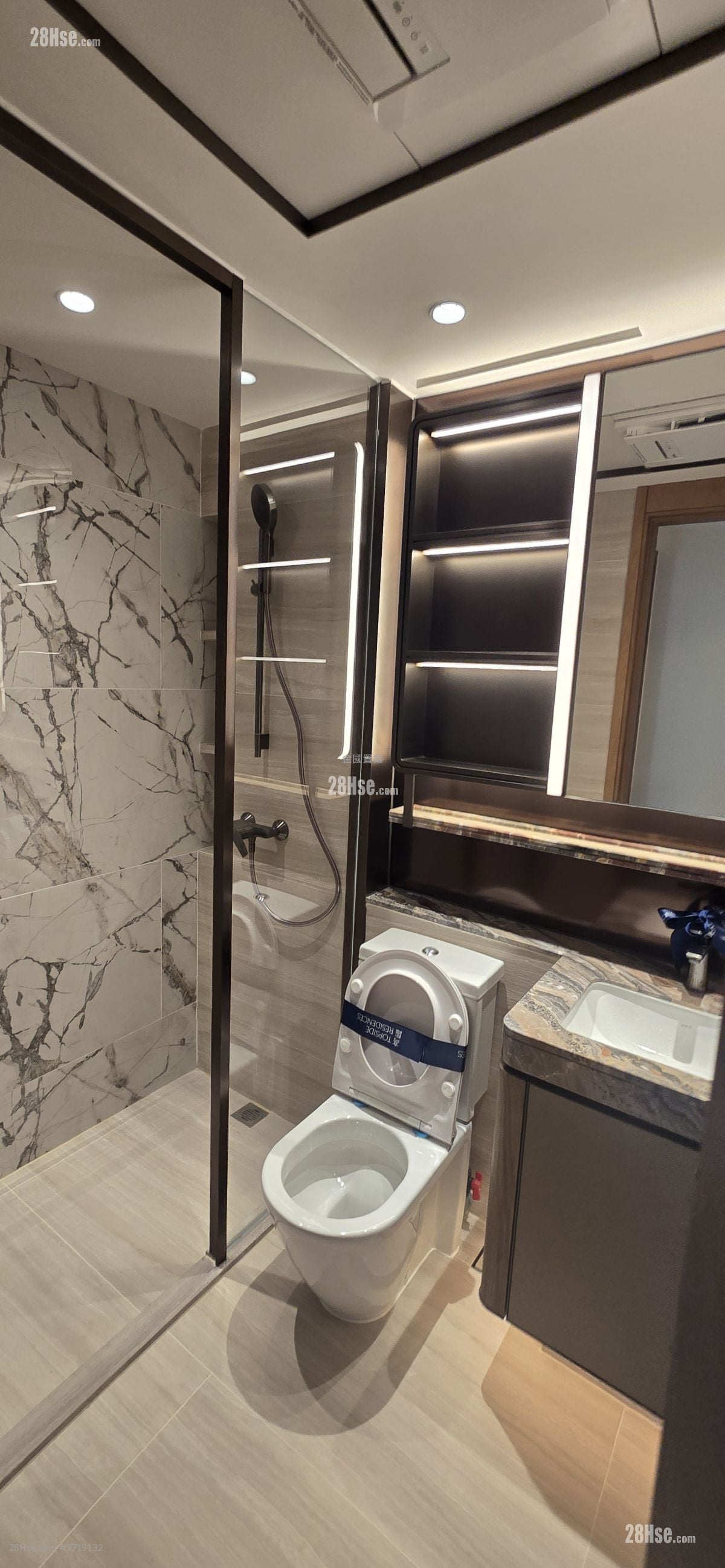 Topside Residence Rental 2 Bedrooms , 1 Bathroom 416 ft²