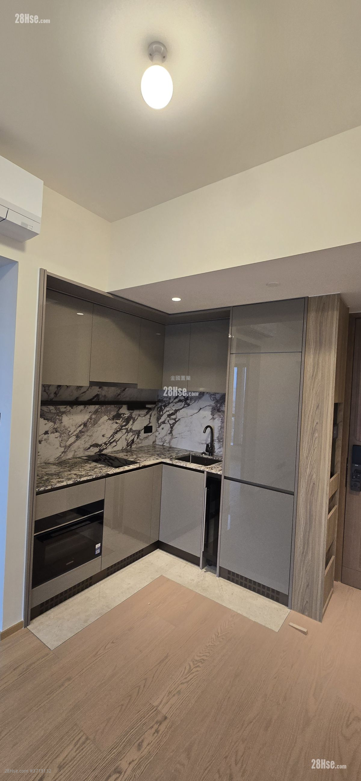 Topside Residence Rental 2 Bedrooms , 1 Bathroom 416 ft²