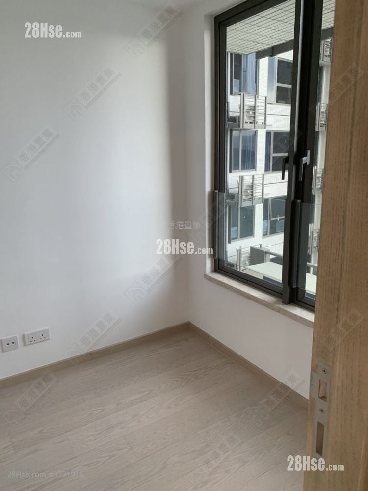 Sea To Sky Sell 3 Bedrooms 802 ft²