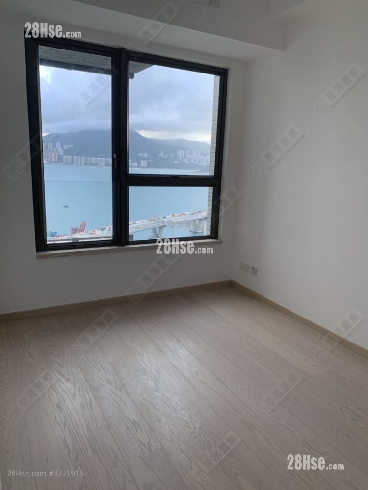 Sea To Sky Sell 3 Bedrooms 802 ft²