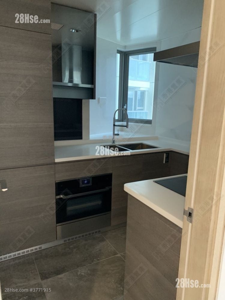 Sea To Sky Sell 3 Bedrooms 802 ft²