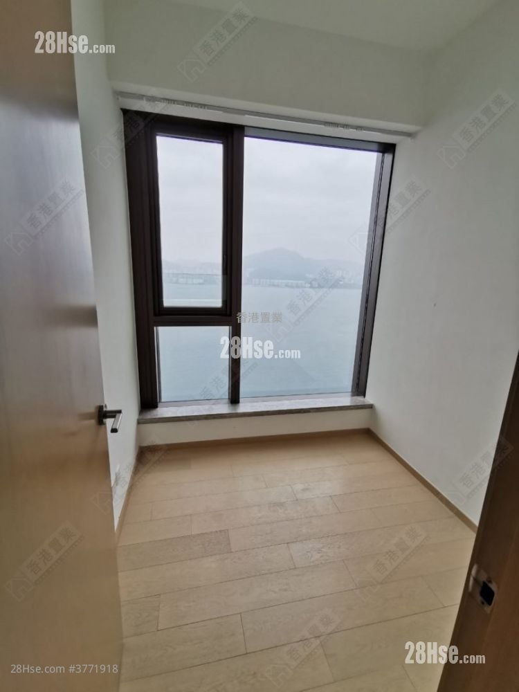 Lp6 Sell 3 Bedrooms 906 ft²