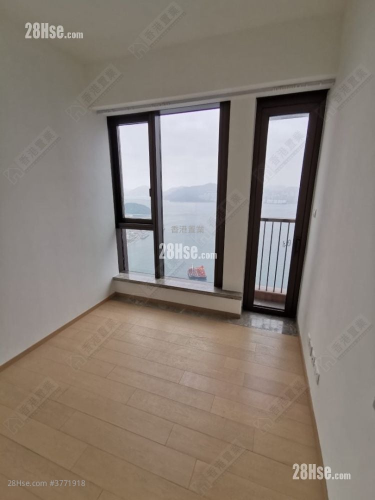 Lp6 Sell 3 Bedrooms 906 ft²