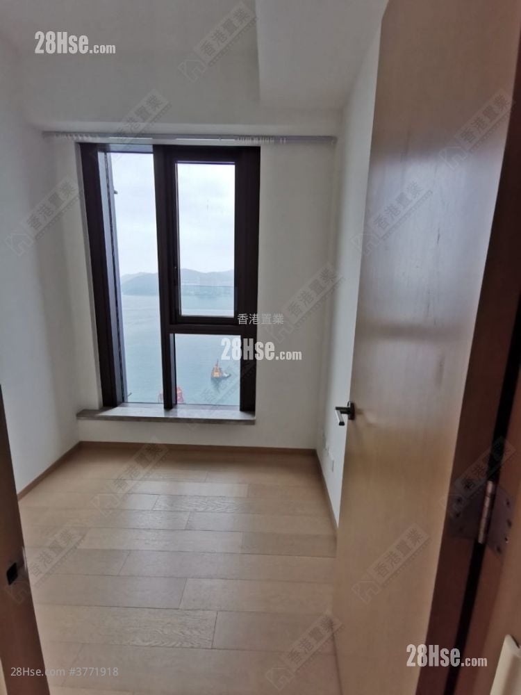 Lp6 Sell 3 Bedrooms 906 ft²