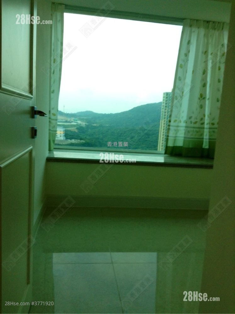 Le Prestige Sell 4 Bedrooms , 3 Bathrooms 976 ft²