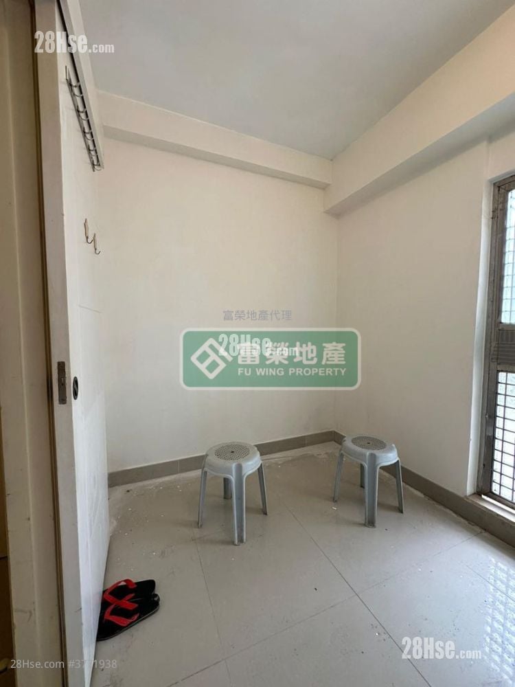 Wang Tak House Sell 2 Bedrooms , 1 Bathroom 312 ft²