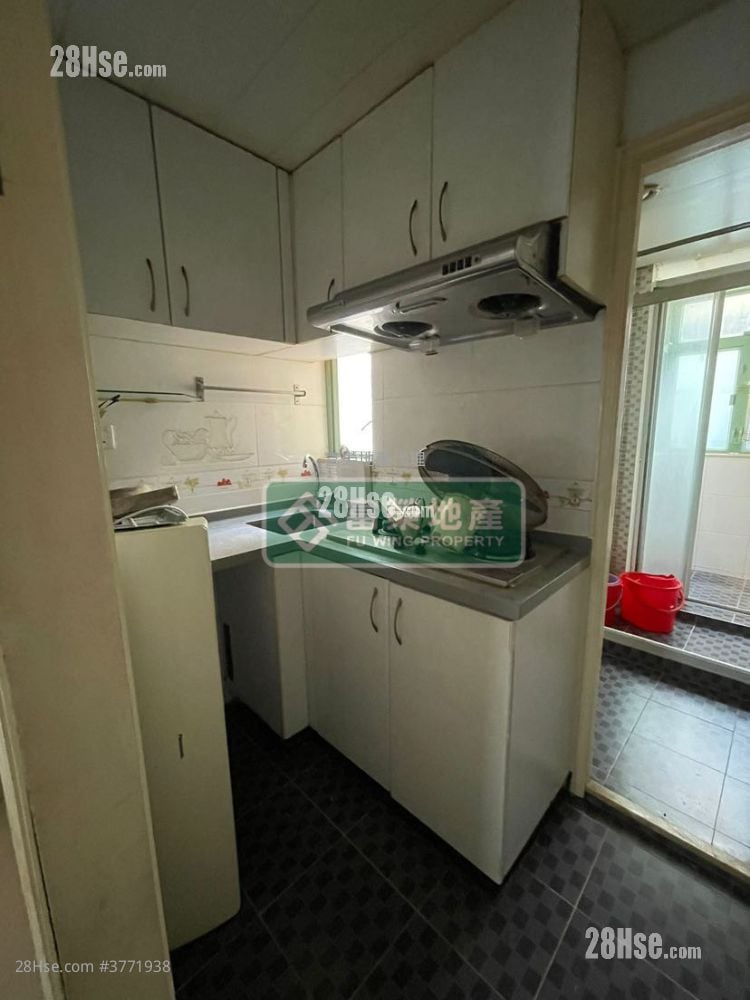 Wang Tak House Sell 2 Bedrooms , 1 Bathroom 312 ft²