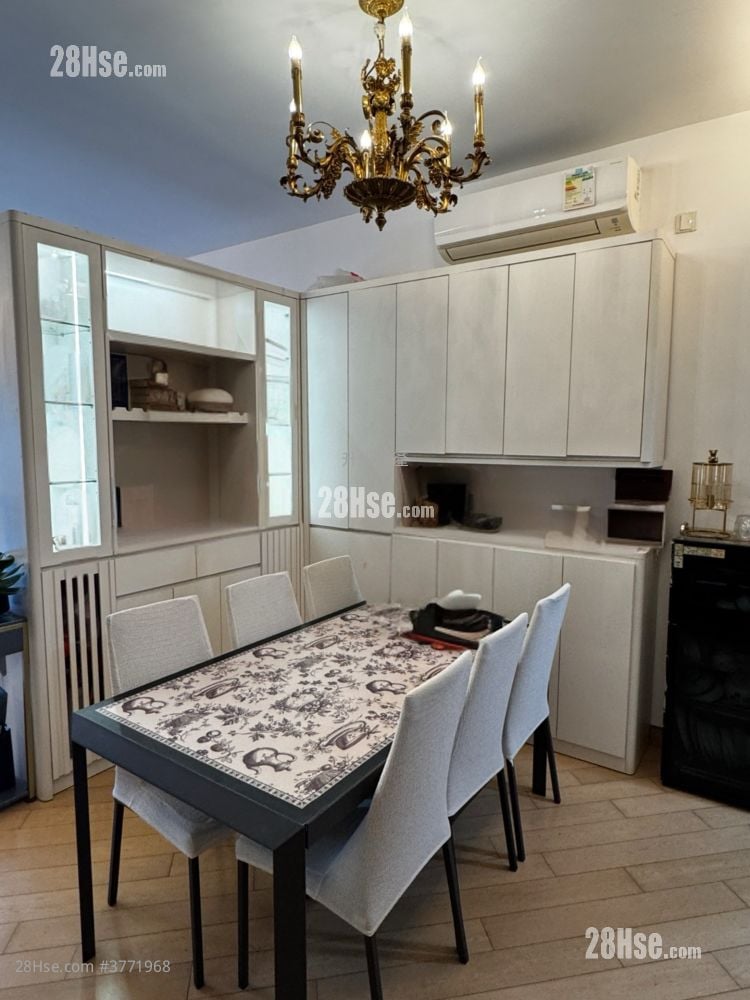 厅: 峻弦 售盘 4 房 , 4 浴室 1,668 平方尺