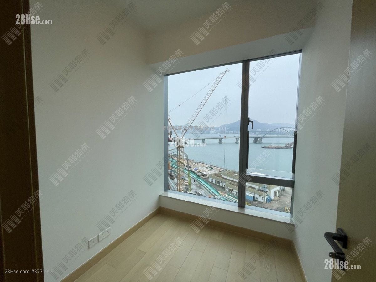 MALIBU 售盘 3 房 , 2 浴室 845 平方尺