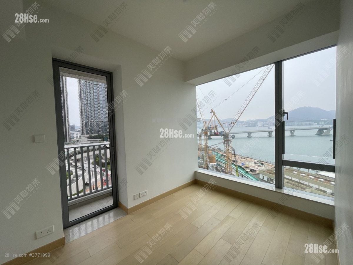 MALIBU 售盘 3 房 , 2 浴室 845 平方尺