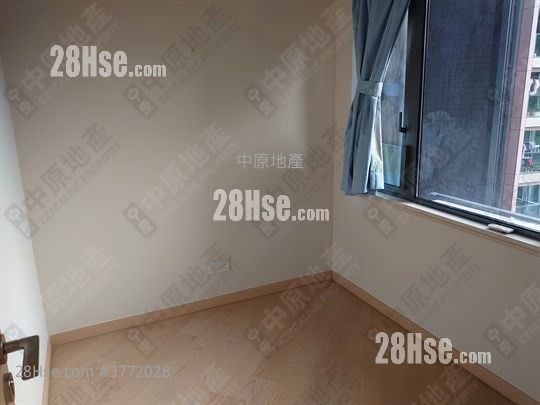 The Regent Sell 3 Bedrooms 584 ft²