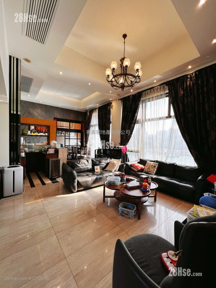 Long Beach Gardens Sell 4 Bedrooms , 3 Bathrooms 2,157 ft²